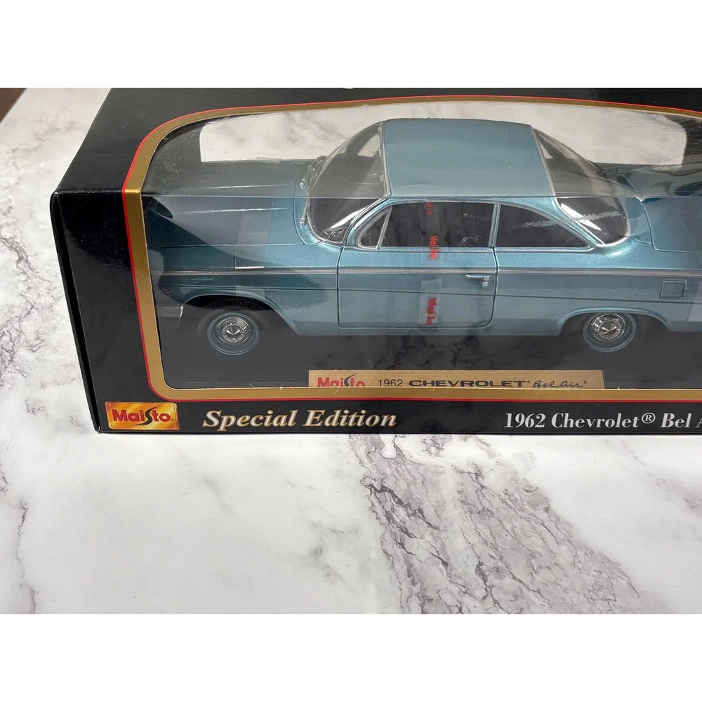 Vintage Maisto 1962 Blue Chevrolet Bel Air Diecast Metal Car 1:18 SE #31641 New